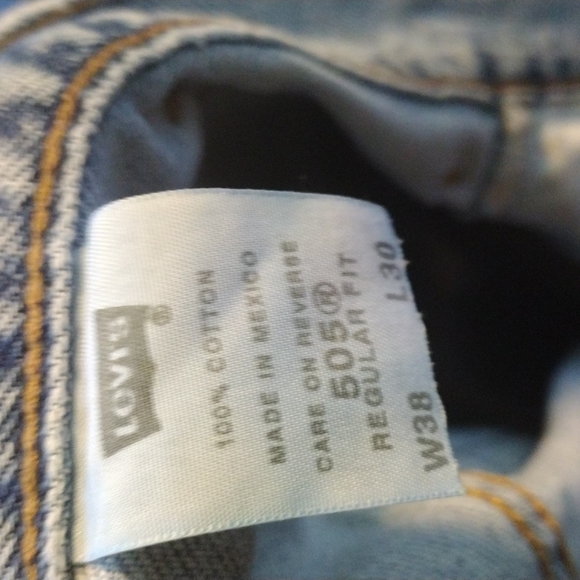 Levis Men's 505 Distressed Stone Washed Jeans Excel cond. Size 38x30 - Picture 3 of 5